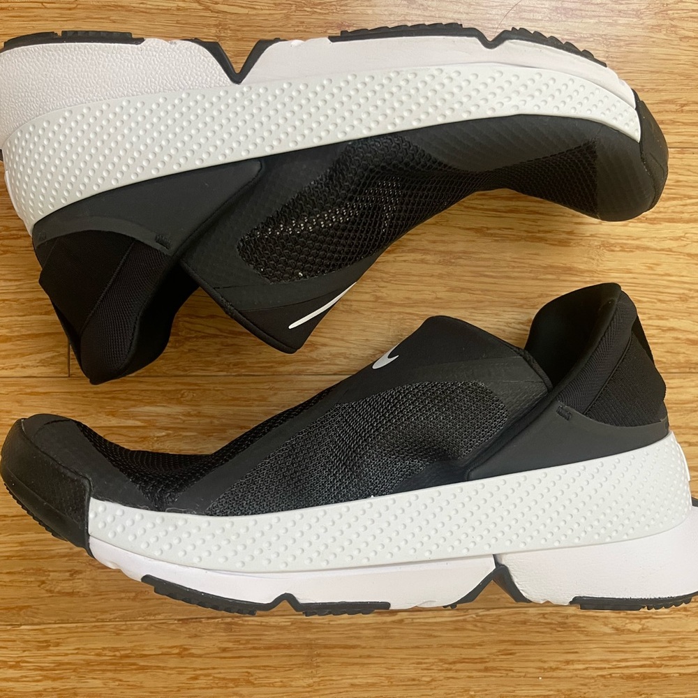 Nike Go Flyease Black White DR5540-002 Easy On/Off Laceless Multiple Sizes